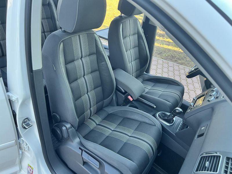 Volkswagen Touran 1.6TDI 77KW,MATCH,NAVI,DSG,DIG - fotka 24 z 46
