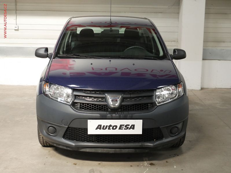 Dacia Logan (2013) 1.2i, 1.maj,ČR, tažné - fotka 2 z 15