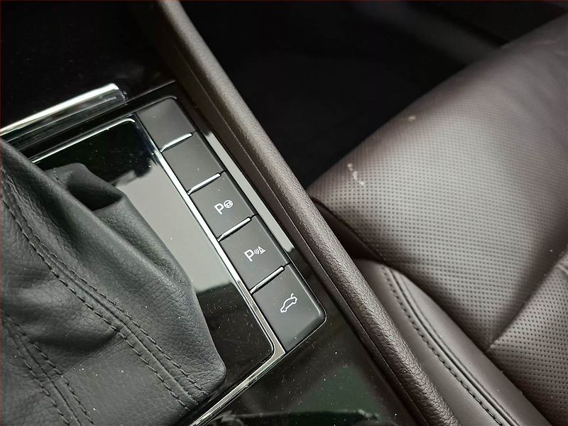 Škoda Superb (2015) Laurin&Klement 2.0 TDI 4x4 - fotka 16 z 25