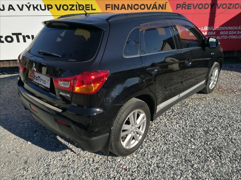 Mitsubishi ASX 1,8 DI-D 4x4 Instyle Plus - fotka 3 z 25