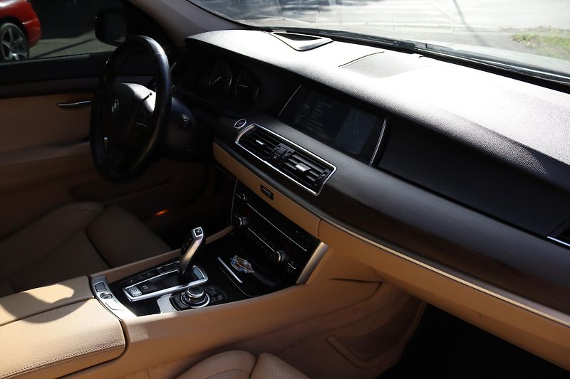 BMW Řada 5 535D GT XDRIVE F07 DPH - fotka 44 z 50