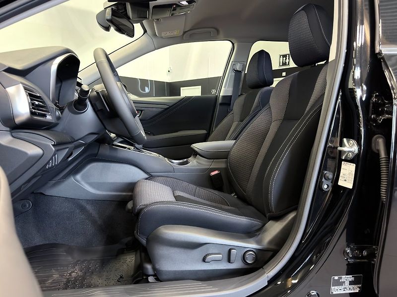 Subaru Outback 2.5i 4WD Active - fotka 7 z 16