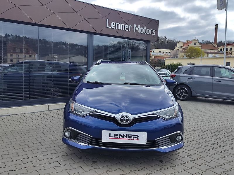 Toyota Auris 1.6 D-4D/82kW Executive ČR - fotka 2 z 30