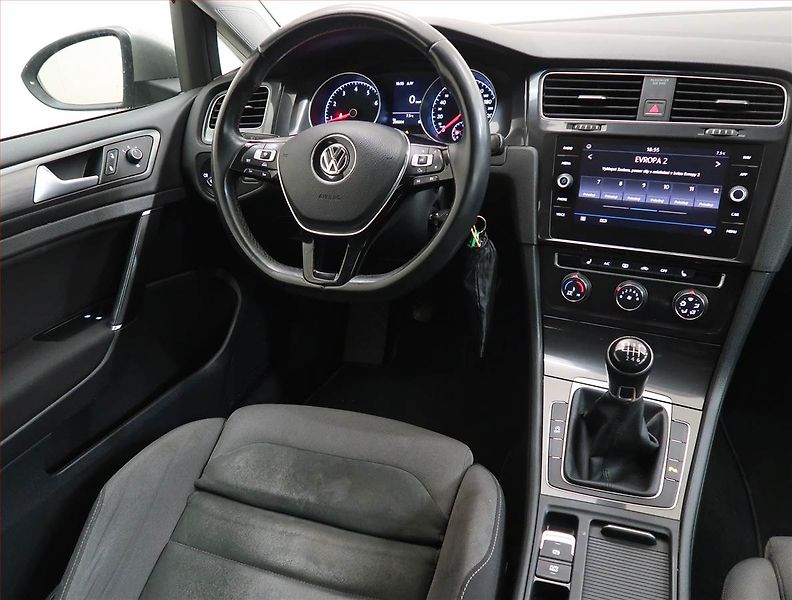 Volkswagen Golf (2017) 1.4 TSI, Navi, Tempomat - fotka 7 z 15
