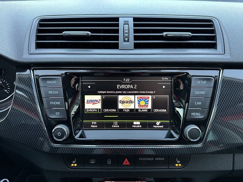Škoda Fabia (2015) 1.2TSi Monte Carlo Panorama - fotka 11 z 49