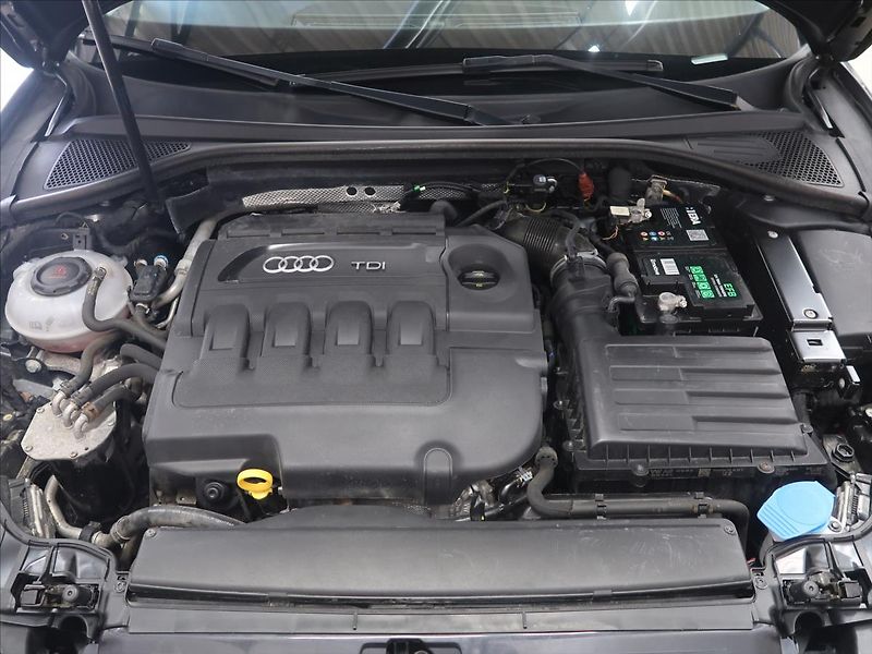 Audi A3 2,0 TDI S-line 1.majitel - fotka 9 z 38