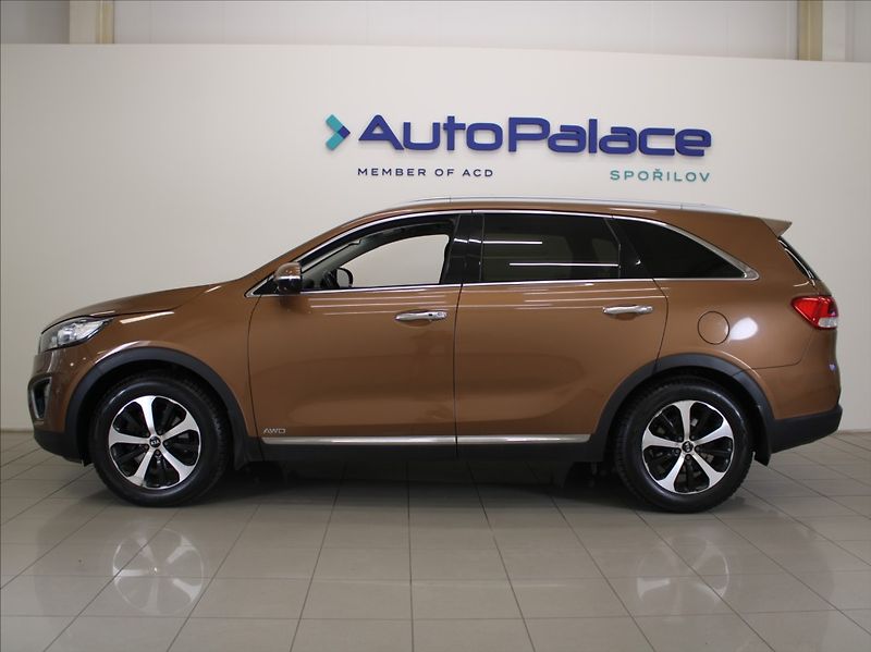 Kia Sorento 2,2 CRDi 147kW 4x4 AT Tažné ČR - fotka 5 z 23