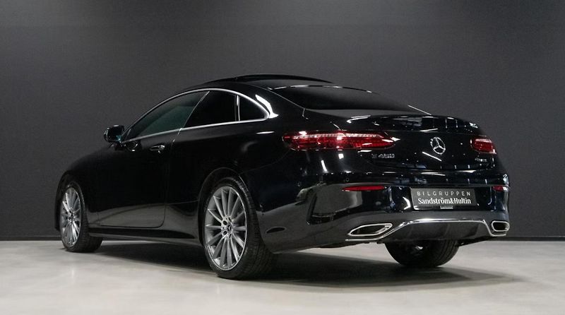 Mercedes-Benz Třídy E 450 4MATIC AMG Coupé - fotka 4 z 17