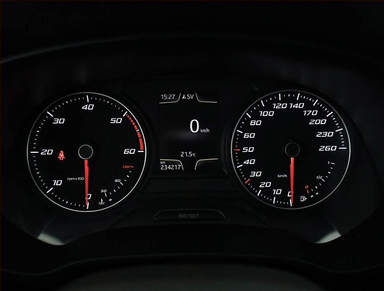 Seat Leon (2014) 1.6 TDI, Navi, Tempomat - fotka 9 z 14