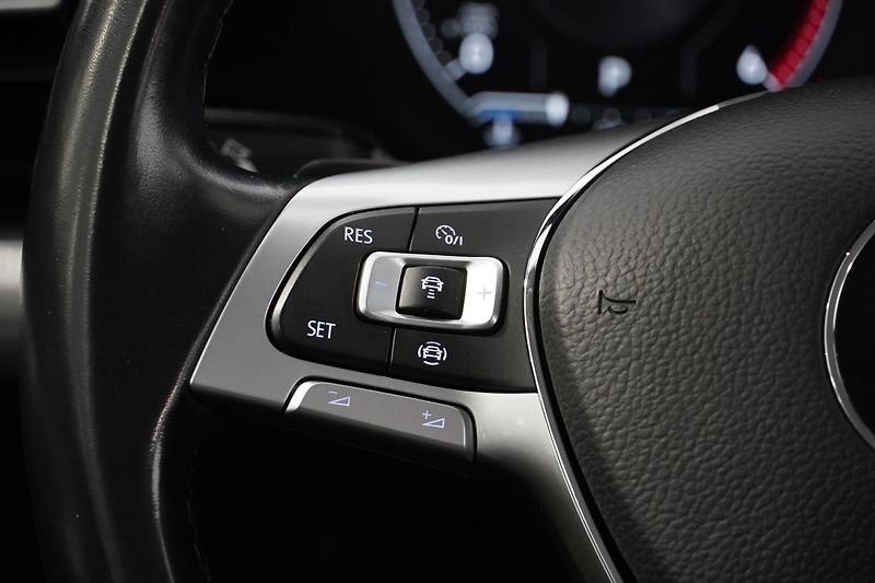 Volkswagen Touareg 3.0TDI,170kW,ČR,DigitalCockpit - fotka 19 z 29