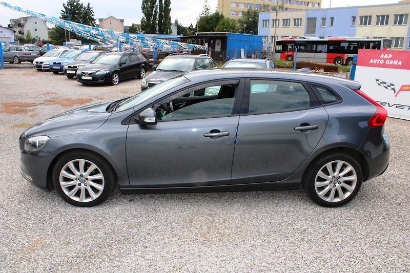 Volvo V40 (2012) 1,6D2 KLIMA TEMPOMAT EL.OKNA - fotka 4 z 16