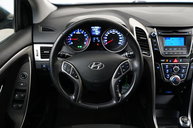 Hyundai i30 - fotka 16 z 21