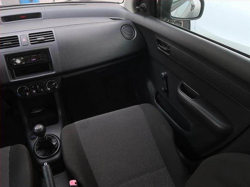 Suzuki Swift (2010) 1.3 - fotka 8 z 15