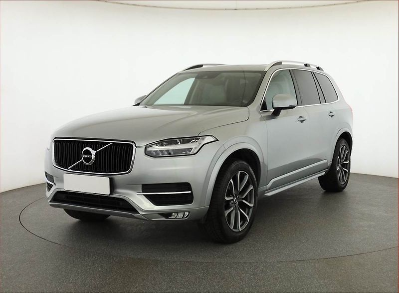 Volvo XC90 (2018) D5 AWD - fotka 2 z 21