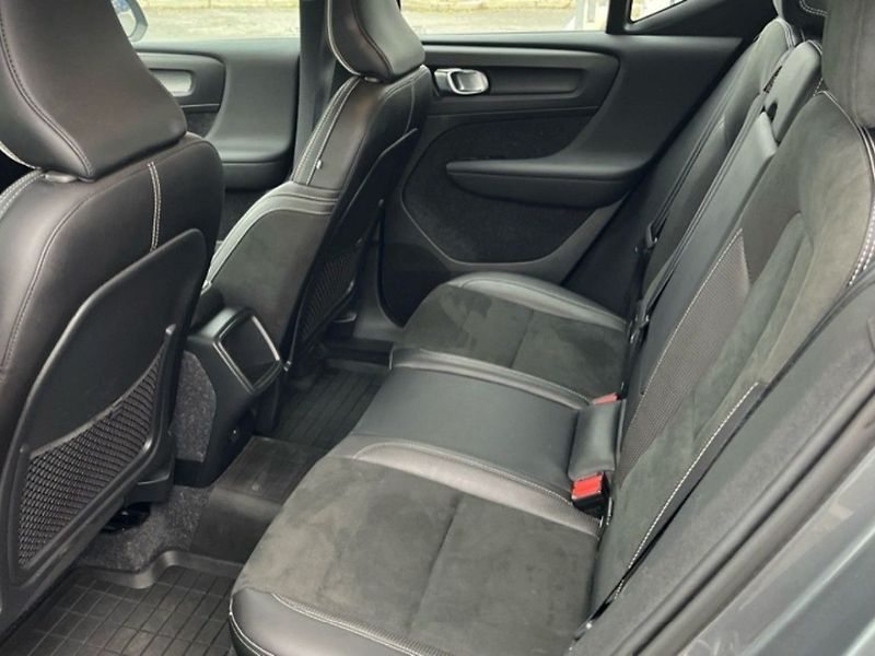 Volvo XC40 2,0i,182kW,1MAJ,CZ,SERVISKA,AW - fotka 12 z 14