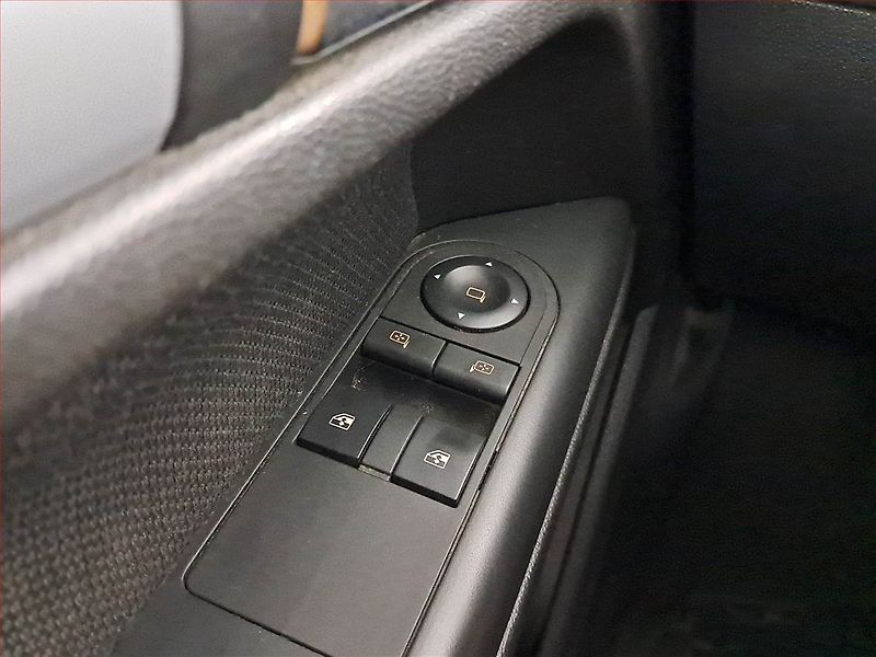 Opel Astra (2006) 1.6 16V, nová STK, Tažné - fotka 11 z 11