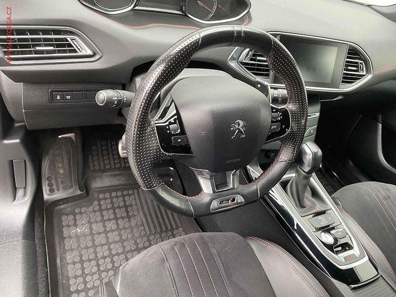 Peugeot 308 (2015) 2.0HDi, GT, AT, LED, kamera - fotka 12 z 18