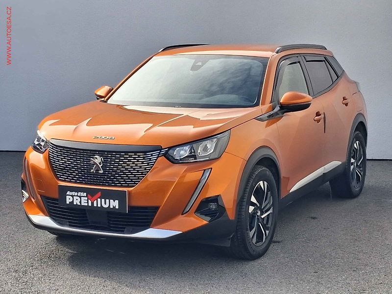 Peugeot 2008 (2021) 1.2 PT, ČR, Allure - fotka 3 z 17