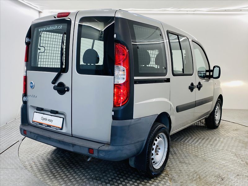 Fiat Dobló 1,4 i 57 kW - fotka 2 z 17