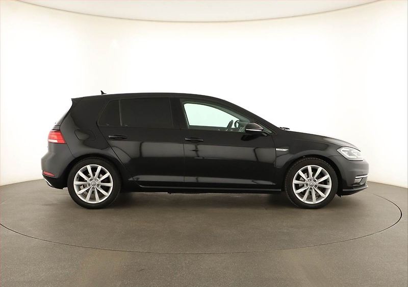 Volkswagen Golf (2020) Highline 1.5 TSI, Serv.kniha - fotka 6 z 15
