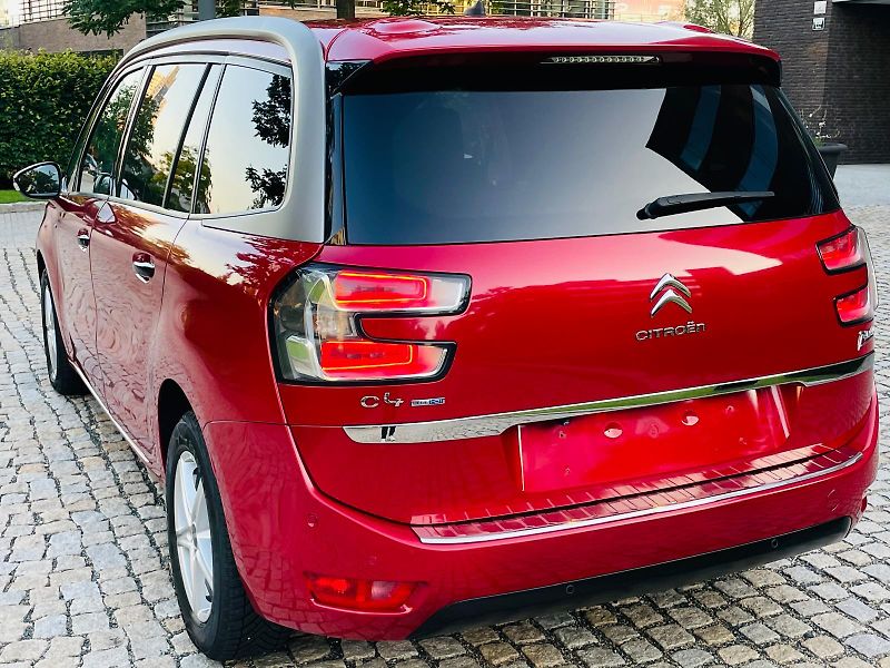 Citroën Grand C4 Picasso 2.0HDi MAN 7MÍST KAMERY TAŽNÉ - fotka 17 z 60