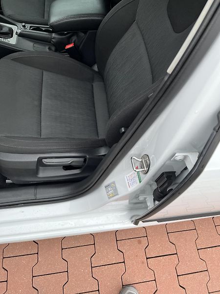 Škoda Octavia 1.6 TDi DSG Style 85 kW - fotka 24 z 34