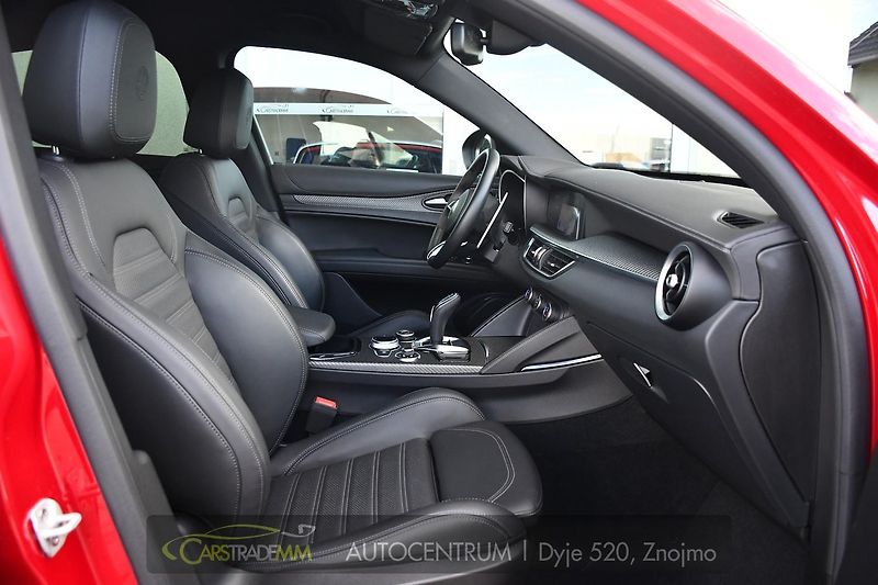 Alfa Romeo Stelvio 2.9V6 Bi-T.382 kW QUADRIFOGLIO - fotka 16 z 56