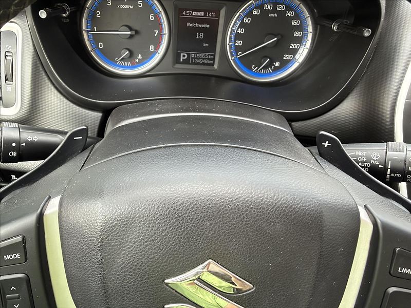 Suzuki SX4 S-Cross 1,6 4x4 AUTOMAT EXCLUSIVE - fotka 23 z 30