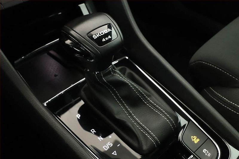 Škoda Karoq (2022) Sportline 2.0 TDI - fotka 10 z 20
