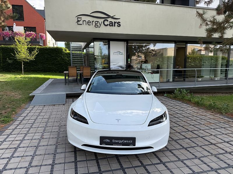Tesla Model 3 Standart Range Premium / Tažné - fotka 2 z 39