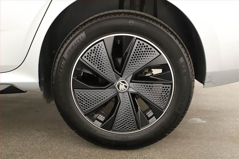 Škoda Kamiq (2025) 1.0 TSI, Monte Carlo - fotka 12 z 21