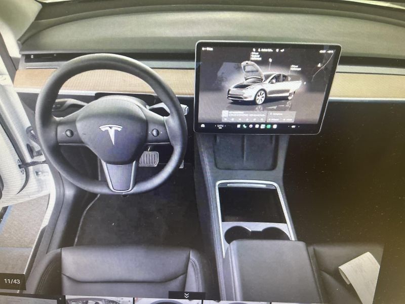 Tesla Model Y ZAMLUVENO ! - fotka 3 z 4