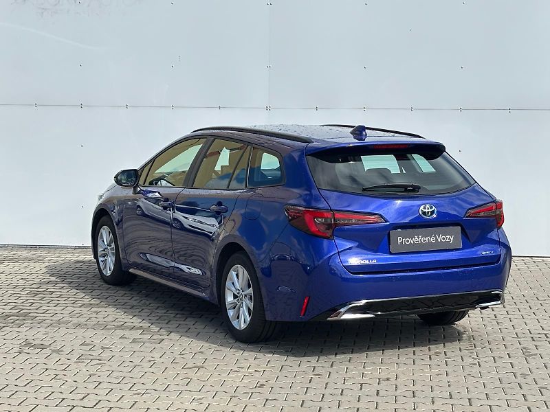 Toyota Corolla 1.8 HSD e-CVT Comfort Tech - fotka 7 z 26