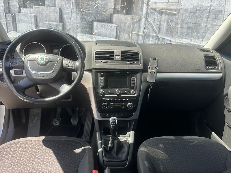 Škoda Yeti (2012) 2.0TDi, 125KW, 4x4, SERVIS - fotka 11 z 24