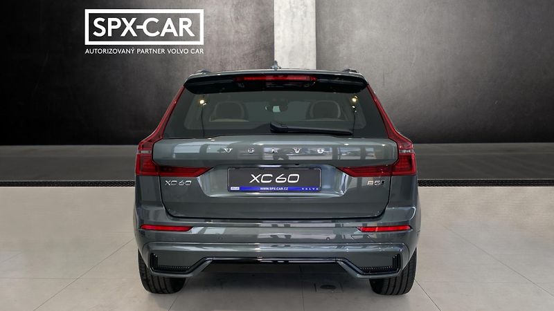 Volvo XC60 (2026) PLUS DARK, B5 AWD, 184+10 kW / - fotka 5 z 13