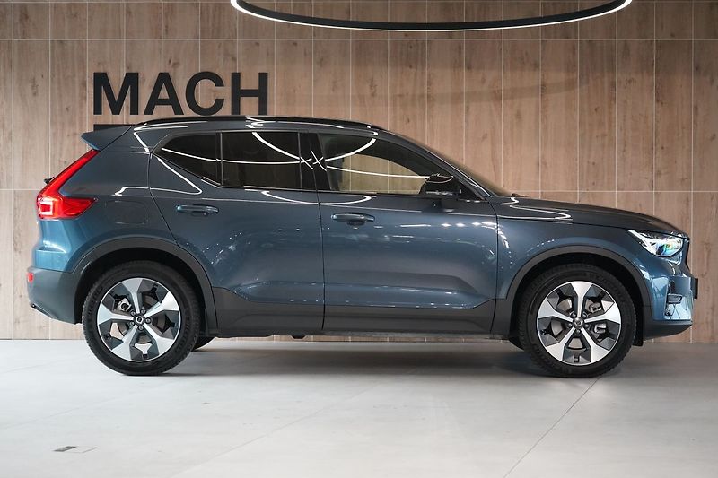 Volvo XC40 B3 Plus Dark, ACC, BLIS - fotka 6 z 43
