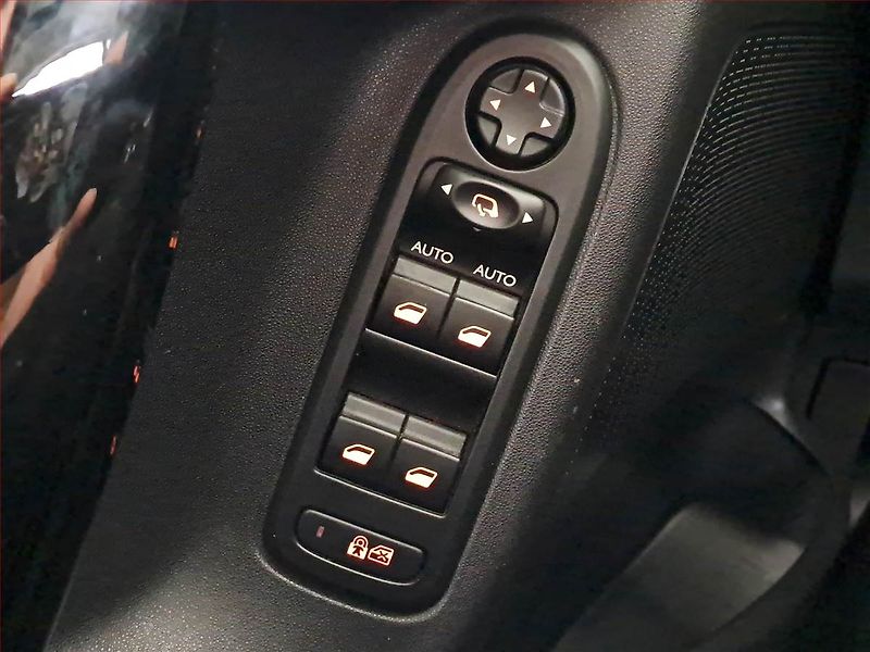 Citroën C3 (2013) 1.2 VTi, Serv.kniha, Tempomat - fotka 14 z 14