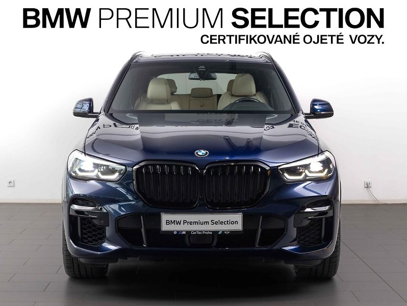 BMW X5 M50i - fotka 2 z 22