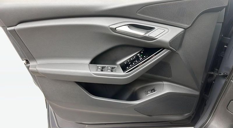 Audi Q6 e-tron Performance 360kam Tažné  - fotka 14 z 22
