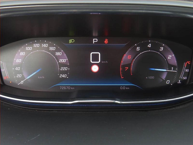 Peugeot 5008 (2021) PureTech 130, Automat, 7 míst - fotka 11 z 19