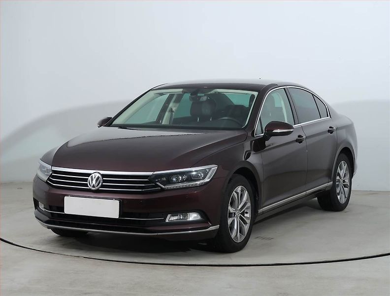 Volkswagen Passat (2016) Highline 2.0 TDI, Automat - fotka 2 z 21