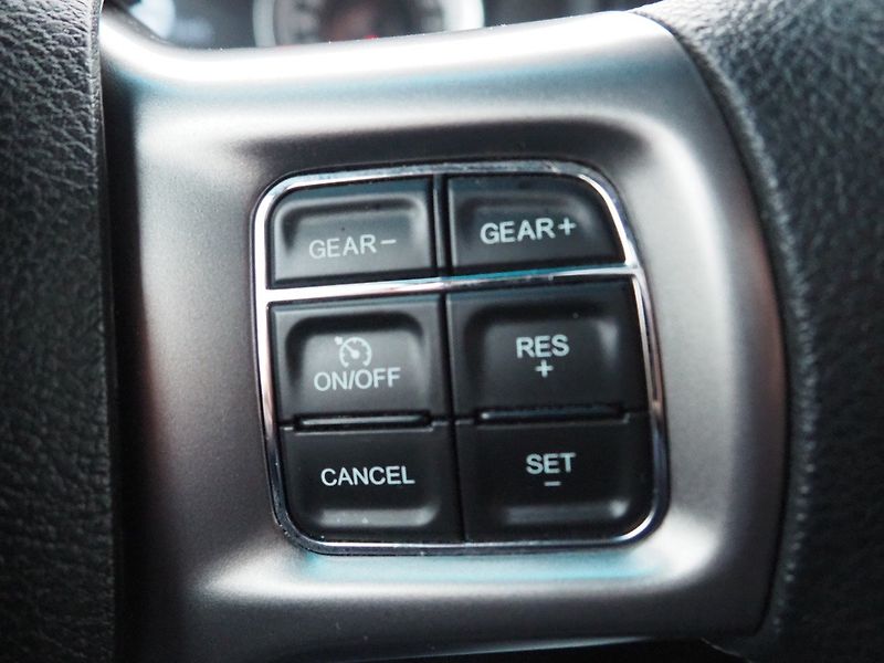 Dodge RAM 1500 (2021) Warlock 4x4 LPG - fotka 27 z 35