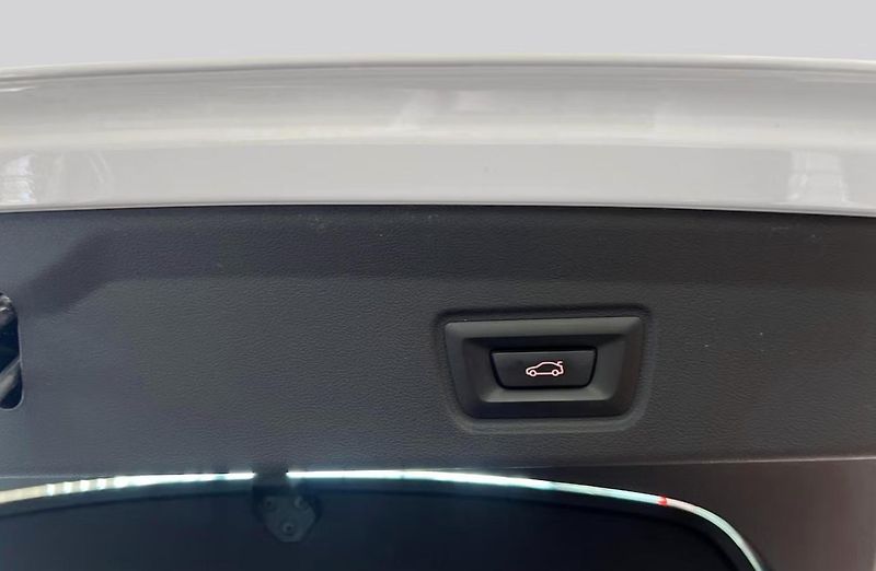 BMW i4 eDrive40 GC Kamera Auto. Park. - fotka 15 z 16