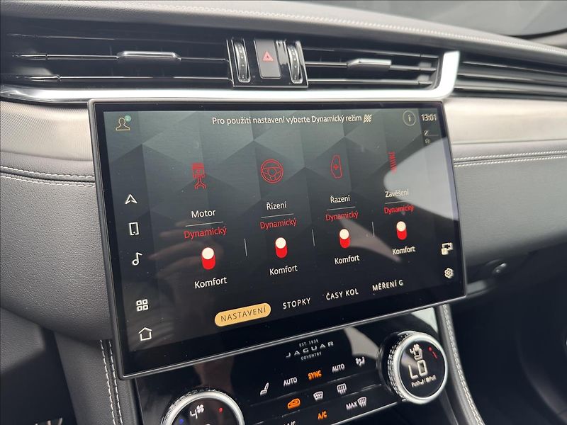 Jaguar F-Pace 3,0 R-DYNAMIC SE AWD DPH - fotka 25 z 33