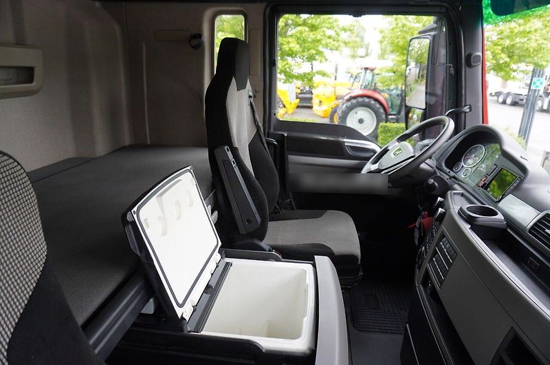 MAN TGX (2020) 33.640  6x4 tahač 70t EURO 6 - fotka 16 z 18