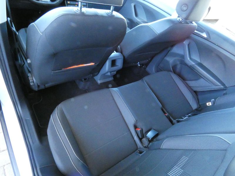 Volkswagen T-Cross R-Line 1,0 TSI DSG - fotka 23 z 29