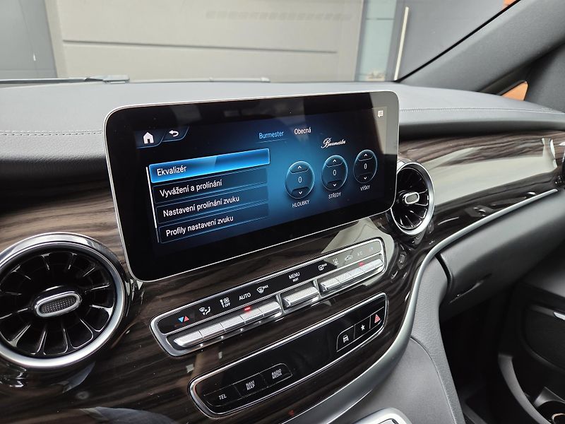 Mercedes-Benz Třídy V (2023) 300d 4M AVG AMG TOPvýbava 1m - fotka 38 z 49