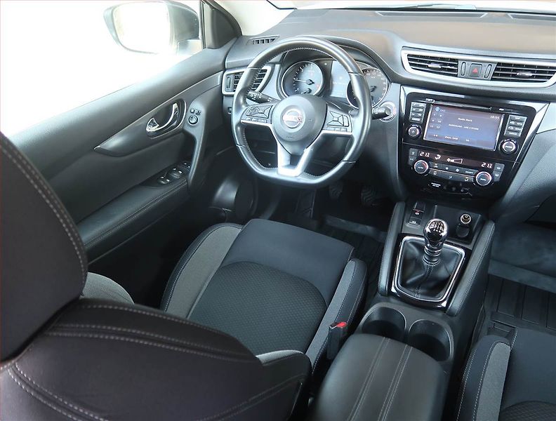 Nissan Qashqai (2018) 1.5 dCi, Serv.kniha, Navi - fotka 7 z 20