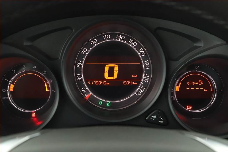 Citroën C4 (2012) 1.6 VTi, Tempomat - fotka 11 z 16