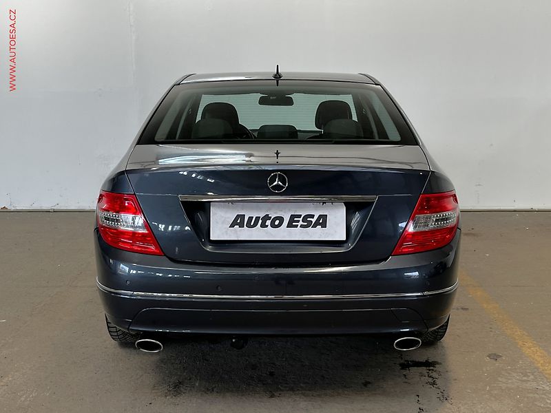 Mercedes-Benz Třídy C (2010) 3.0 CDi C350, AT, TZ - fotka 5 z 16